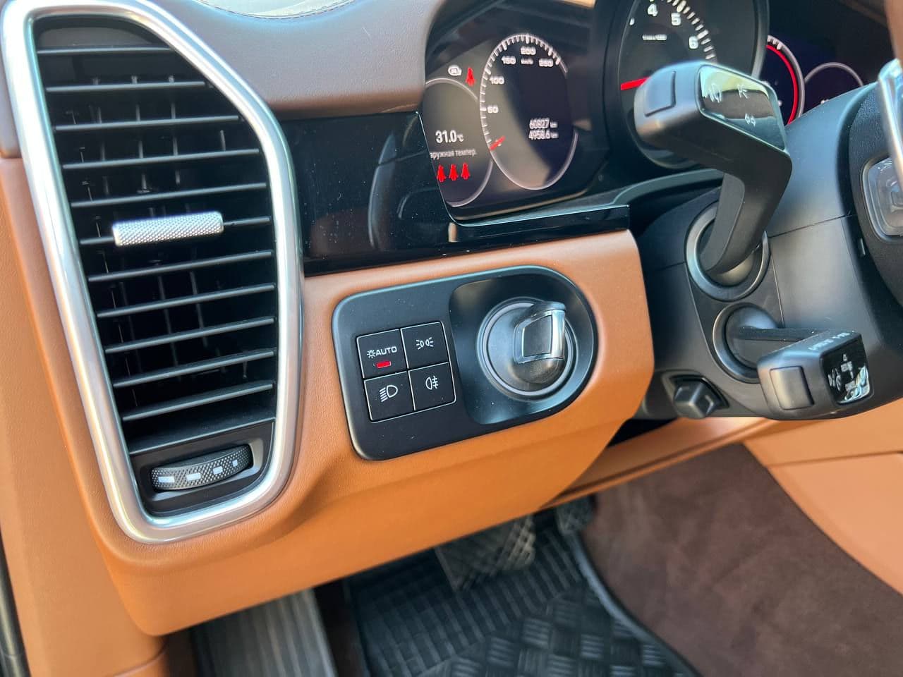 Porsche Cayenne 2022 — Миниатюра 9