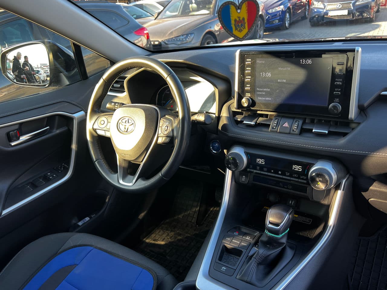 Toyota Rav-4 2019 — Миниатюра 15