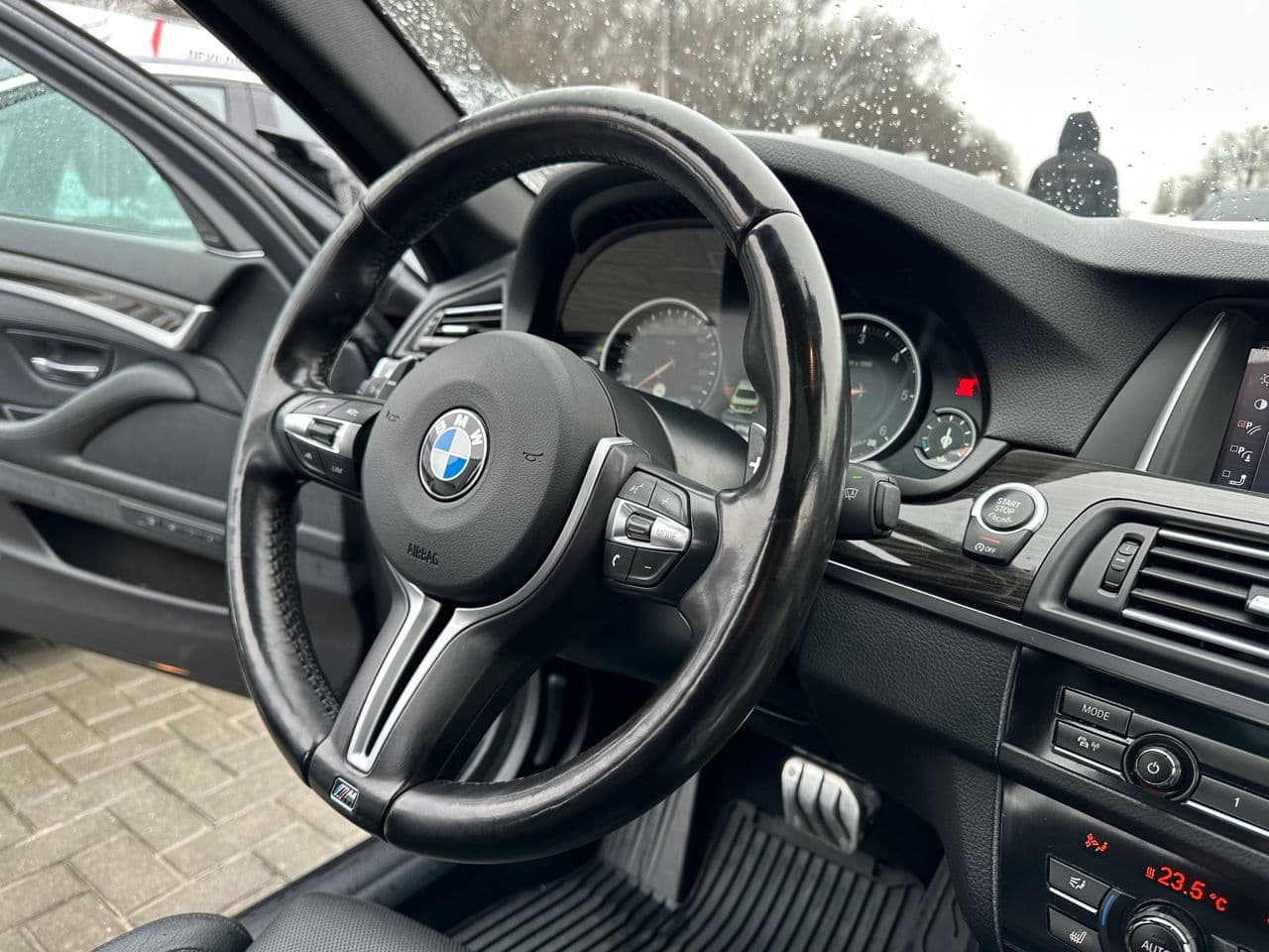 BMW 530 2015 — Миниатюра 7