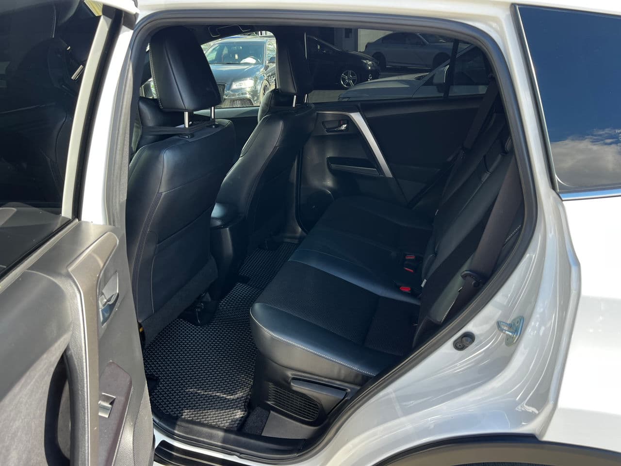 Toyota Rav-4 2016 — Миниатюра 16