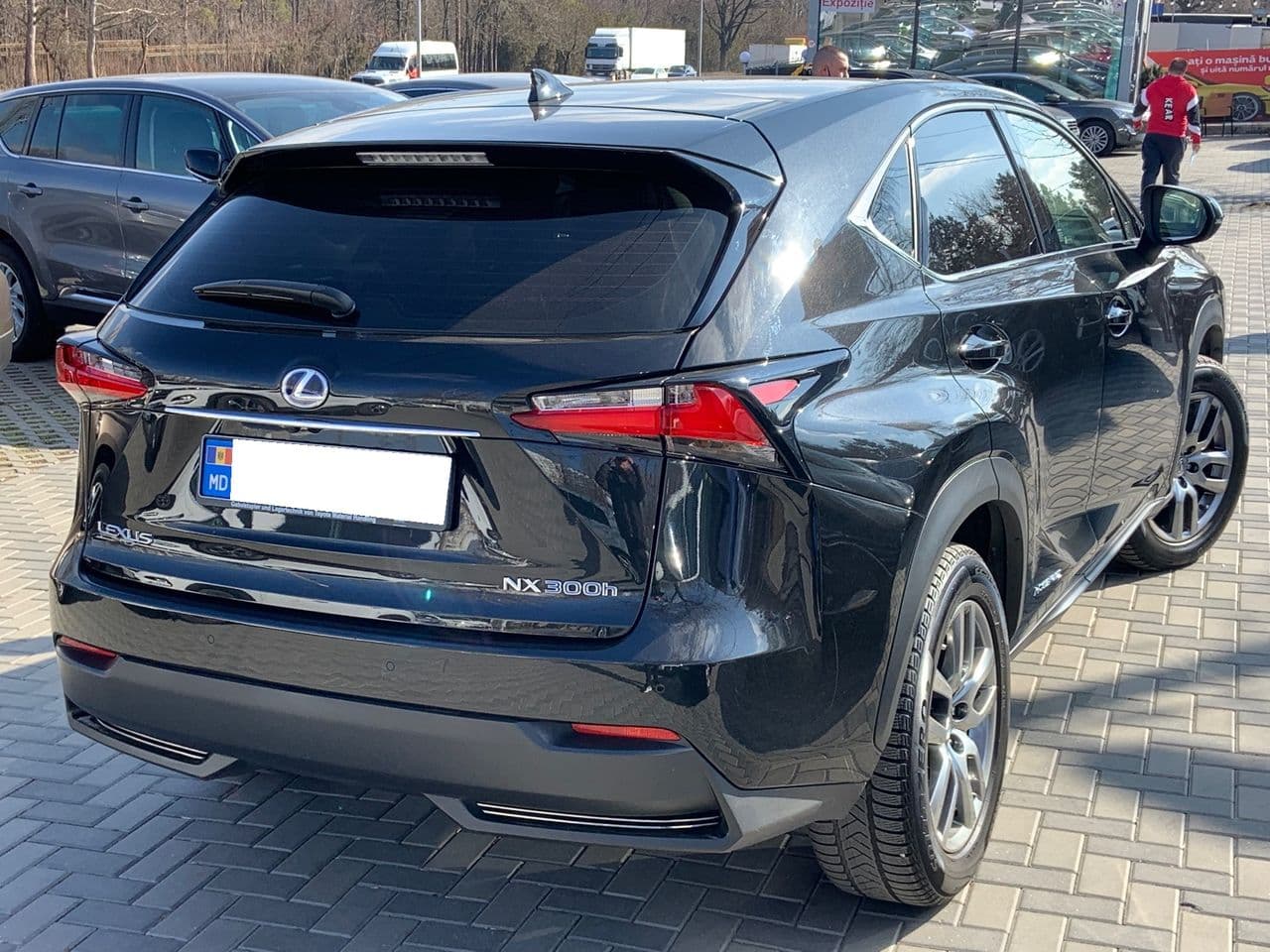 Lexus NX 300H 2016 — Миниатюра 3