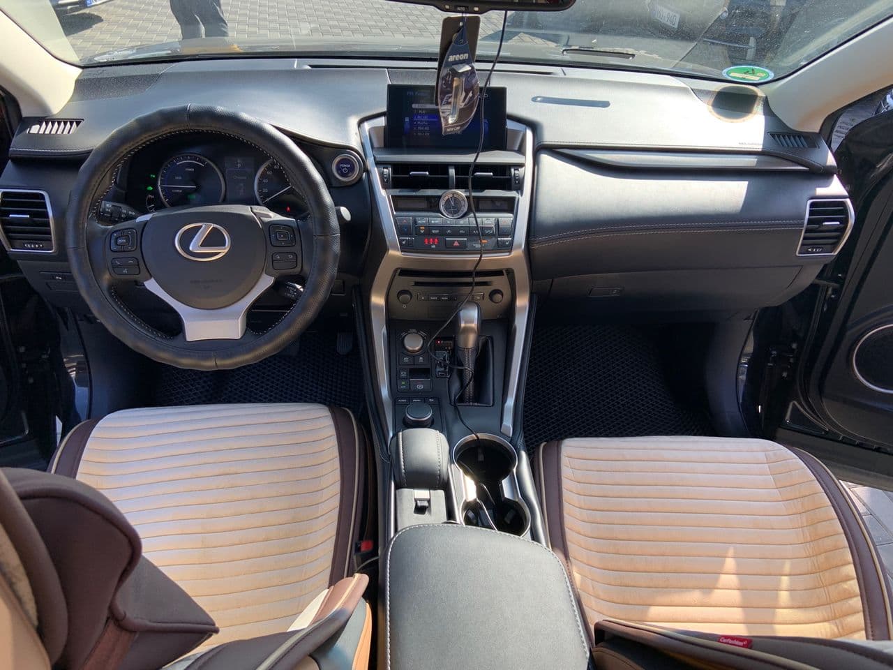 Lexus NX 300H 2016 — Миниатюра 10