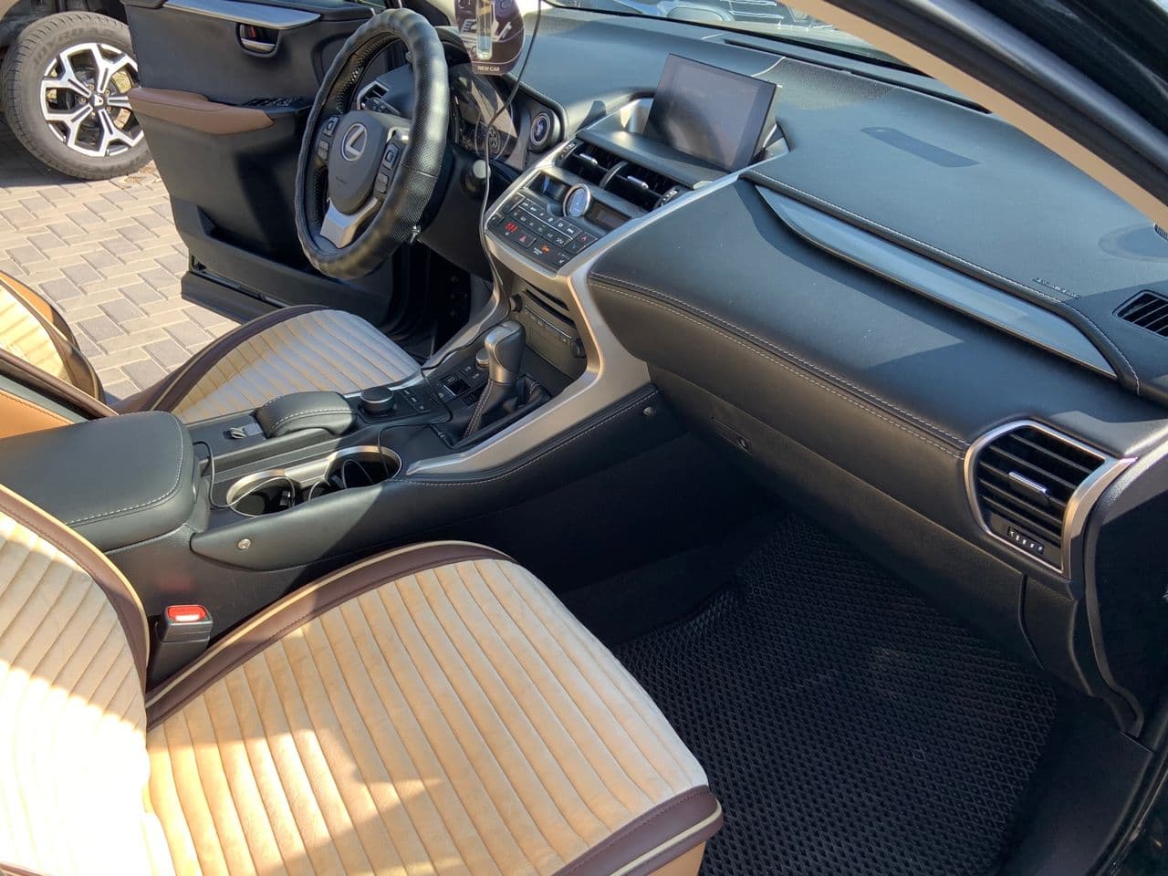 Lexus NX 300H 2016 — Миниатюра 9