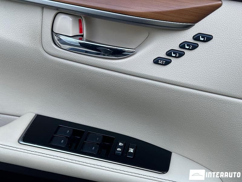 Lexus ES 300h 2016 — Миниатюра 12