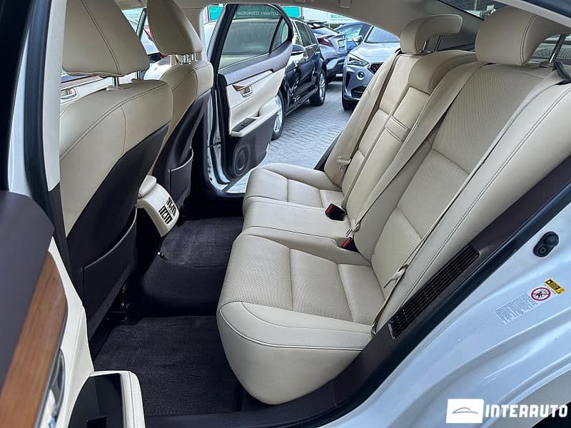 Lexus ES 300h 2016 — Миниатюра 16
