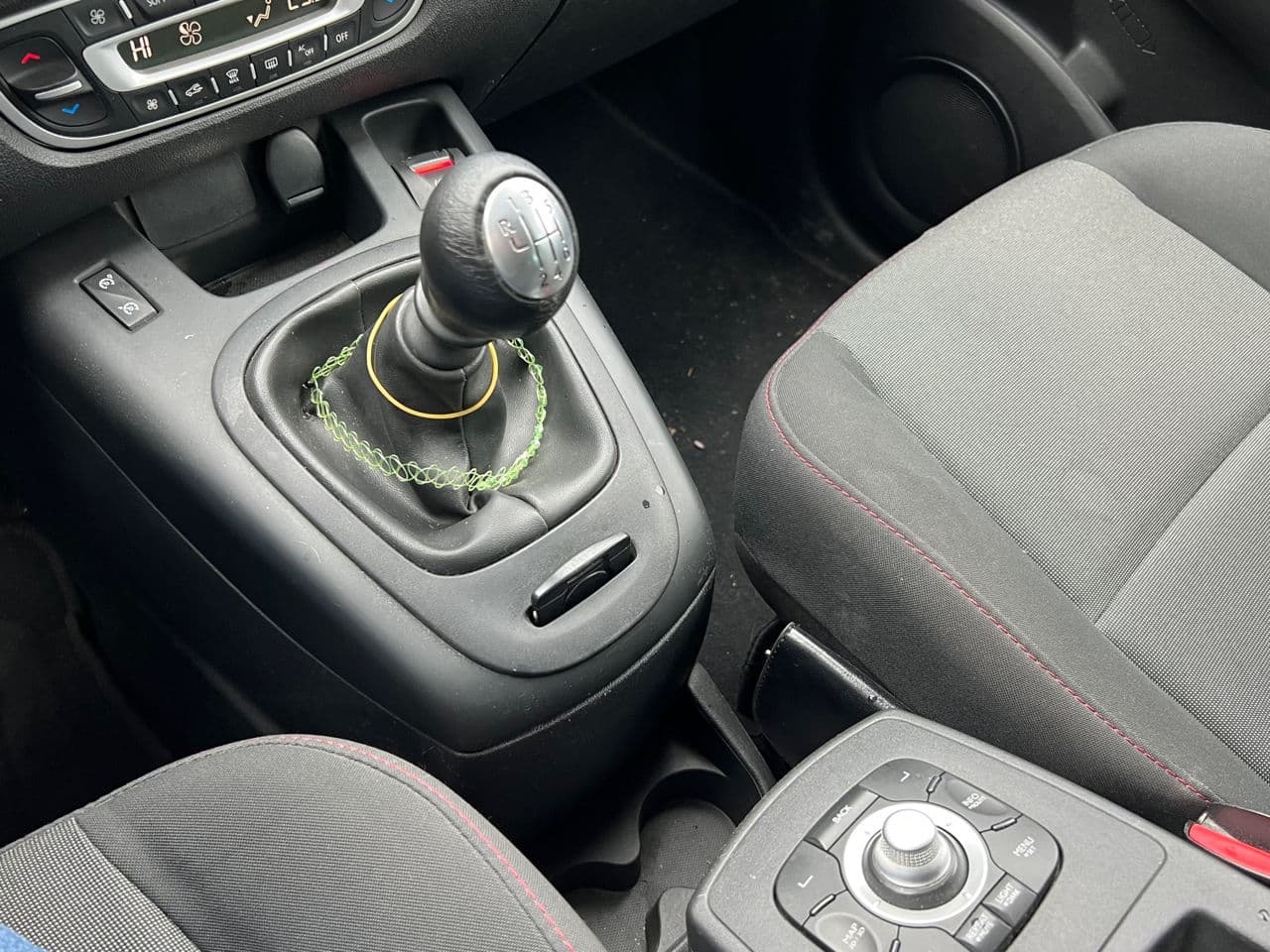 Renault Grand Scenic 2013 — Миниатюра 13