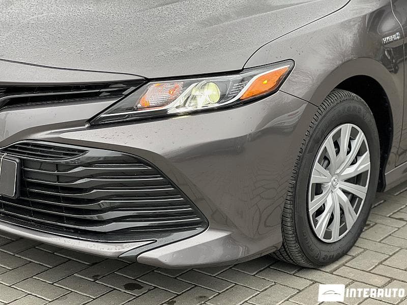 2020 Toyota Camry — Miniatură 2