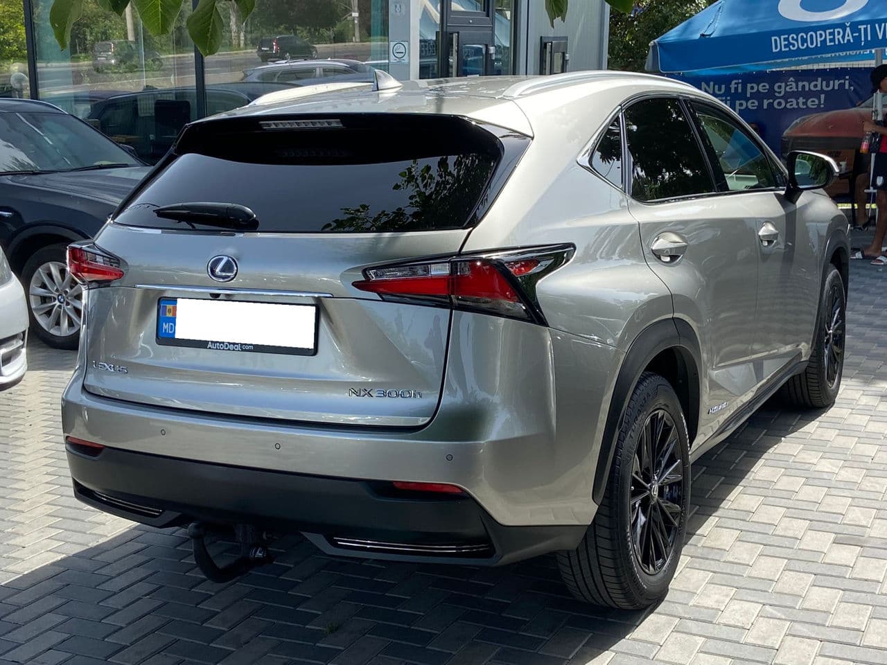 Lexus NX 300H 2016 — Миниатюра 3