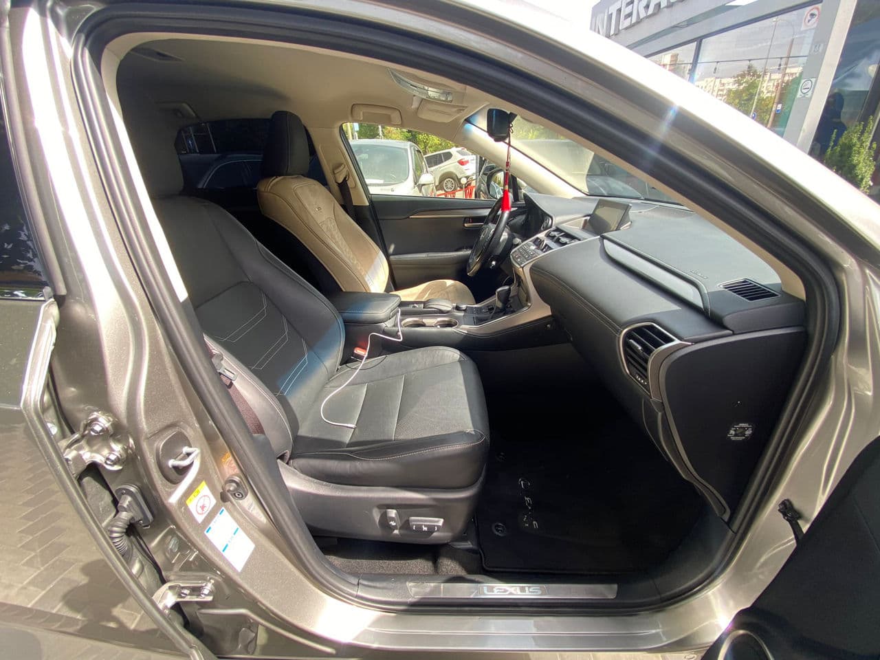 Lexus NX 300H 2016 — Миниатюра 16