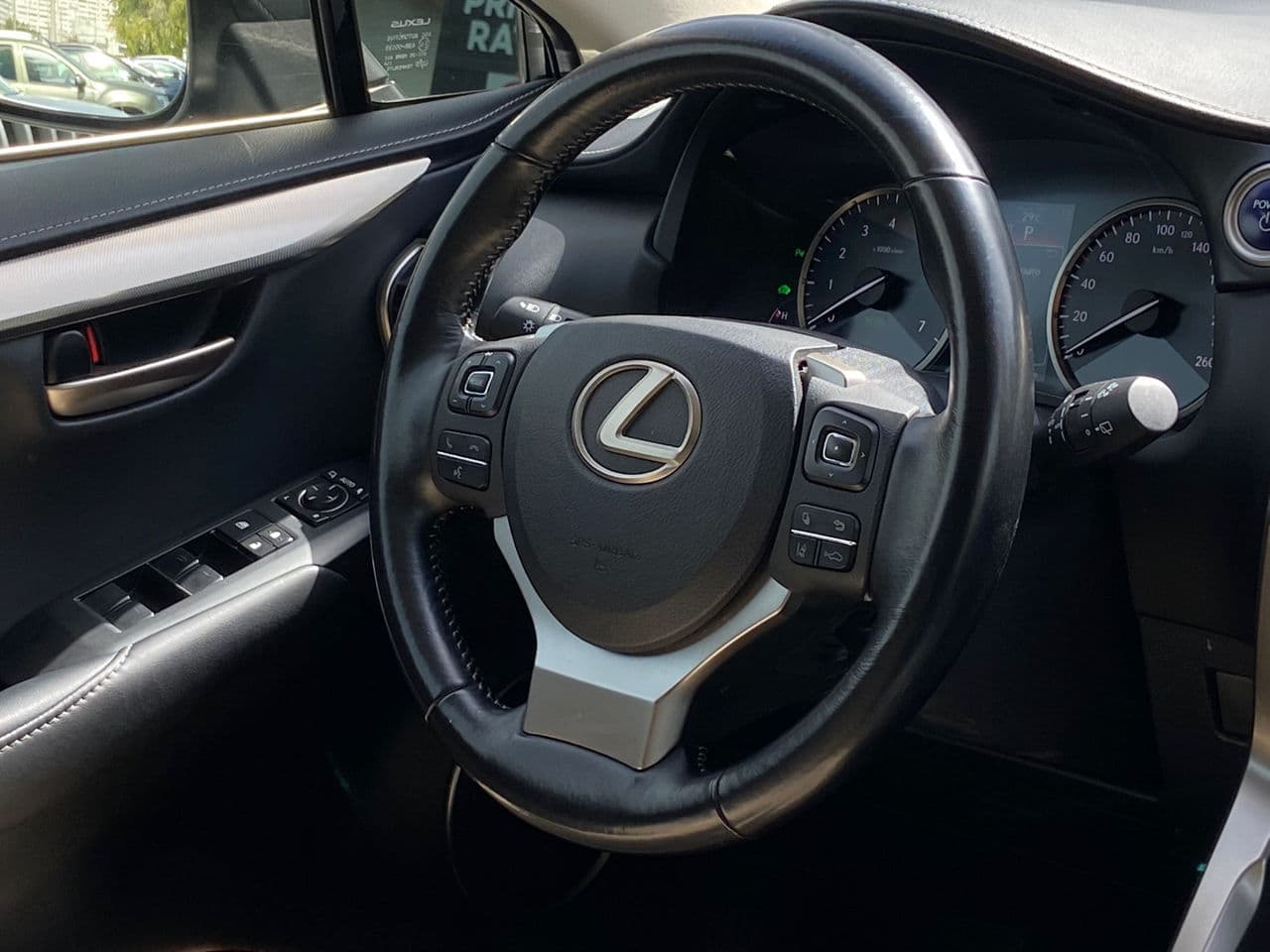 Lexus NX 300H 2016 — Миниатюра 10