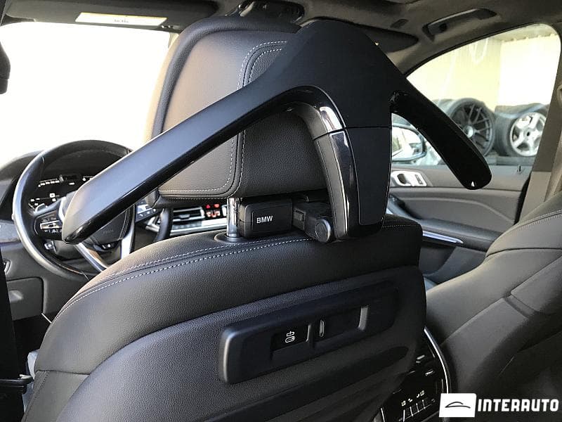 BMW X5 4.0i 2018 — Миниатюра 16