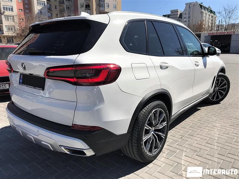 BMW X5 4.0i 2018 — Миниатюра 3