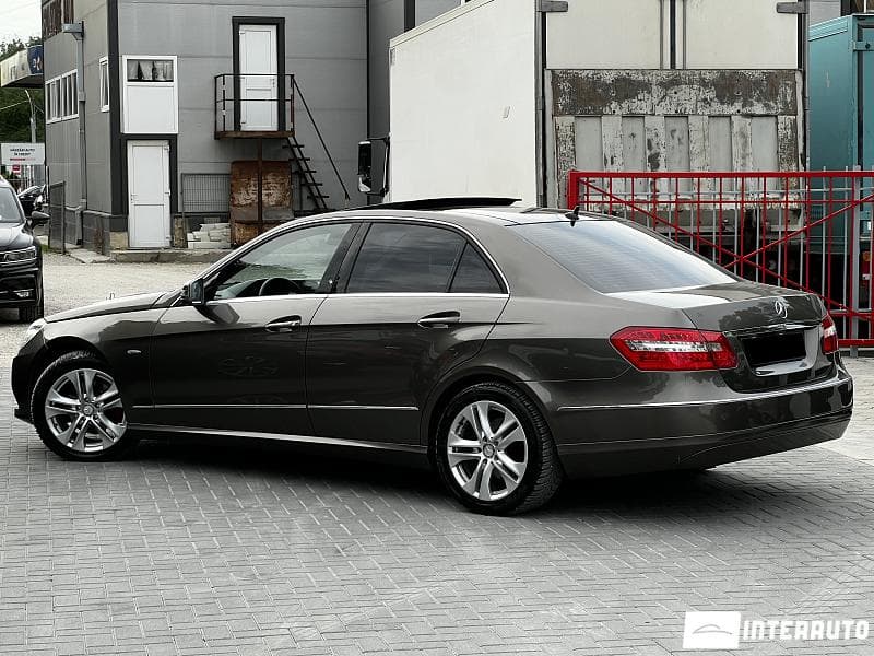 Mercedes E 220 2010 — Миниатюра 2
