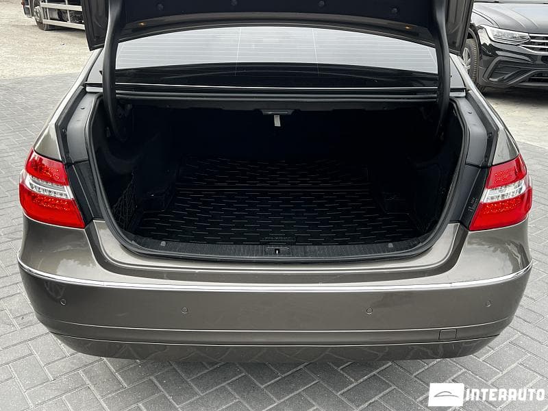 Mercedes E 220 2010 — Миниатюра 16