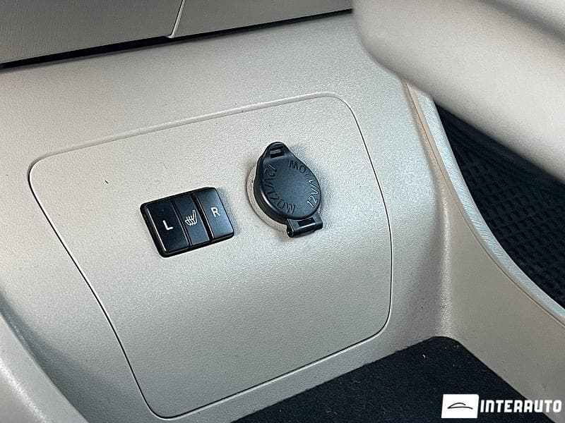 2013 Toyota Prius — Miniatură 13