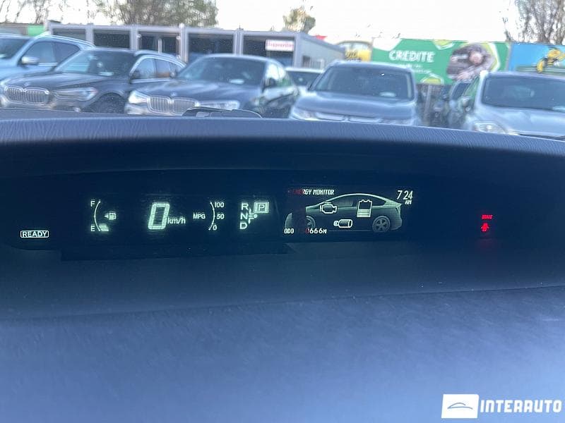 2013 Toyota Prius — Miniatură 9