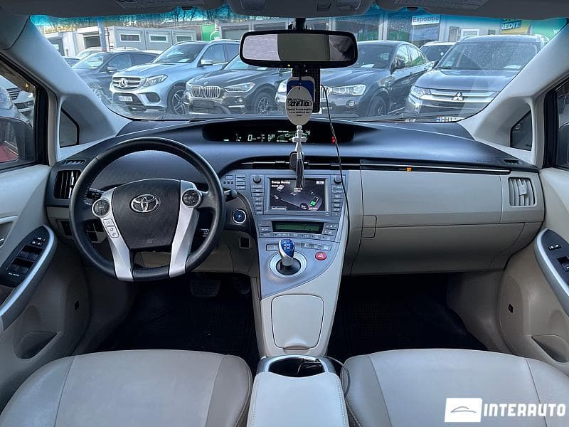 2013 Toyota Prius — Miniatură 6