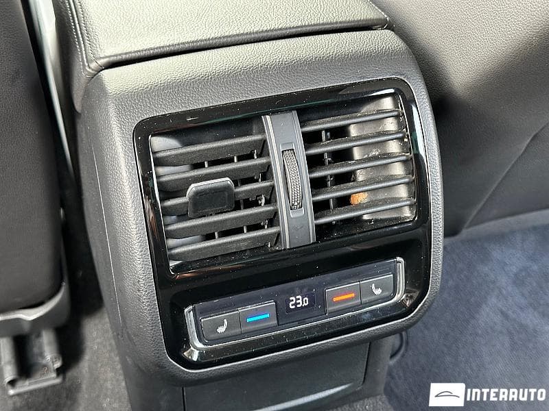 2020 Volkswagen Passat — Miniatură 18