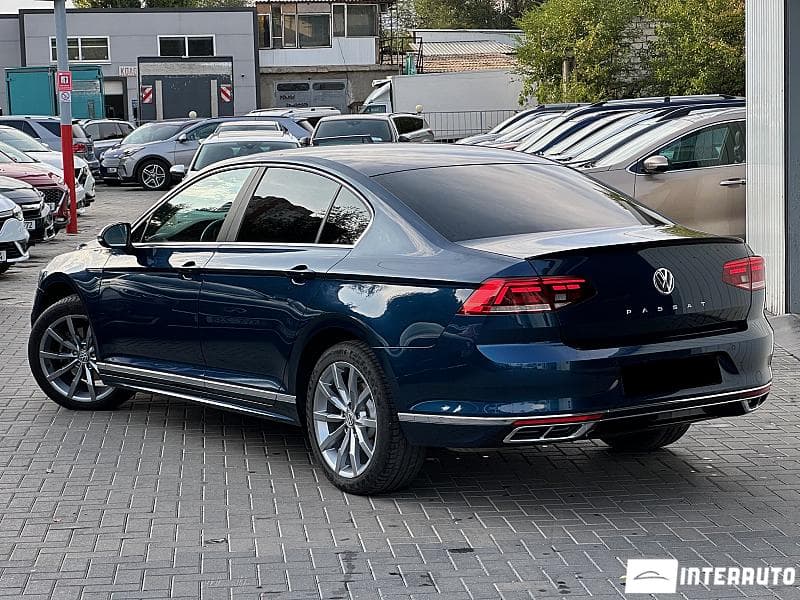 2020 Volkswagen Passat — Miniatură 2