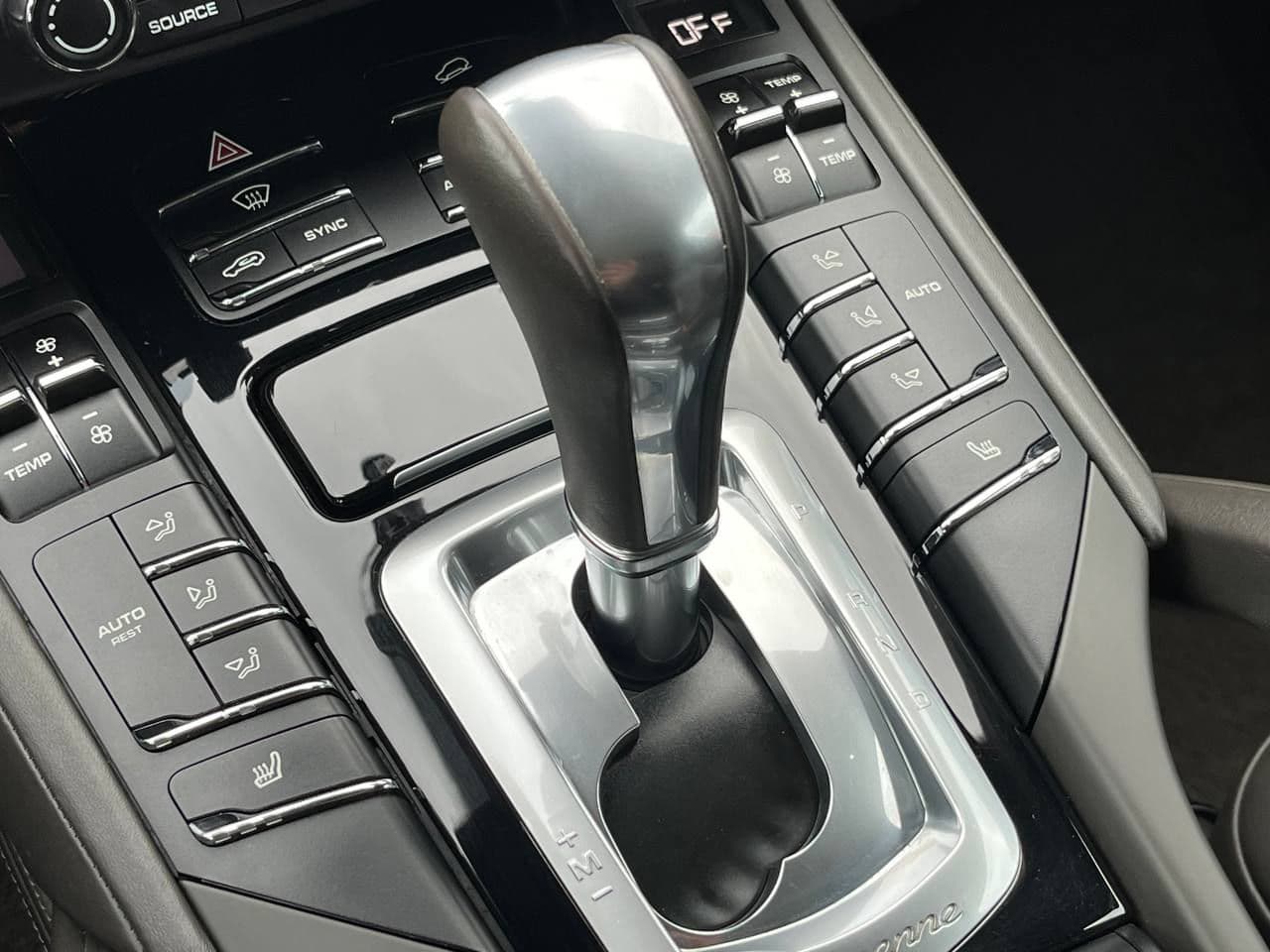 Porsche Cayenne 2017 — Миниатюра 17