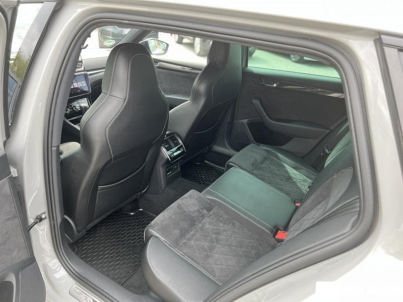 2018 Skoda Superb — Miniatură 20