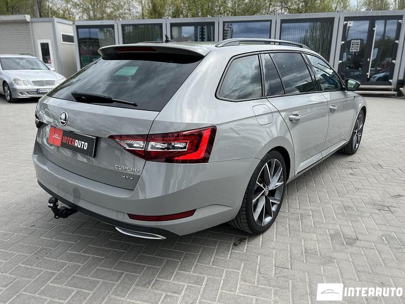 2018 Skoda Superb — Miniatură 3
