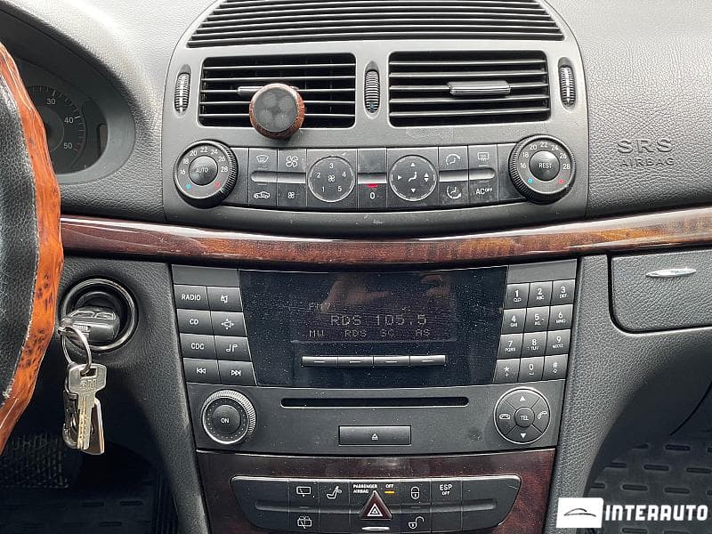 2003 Mercedes E 220 — Miniatură 8