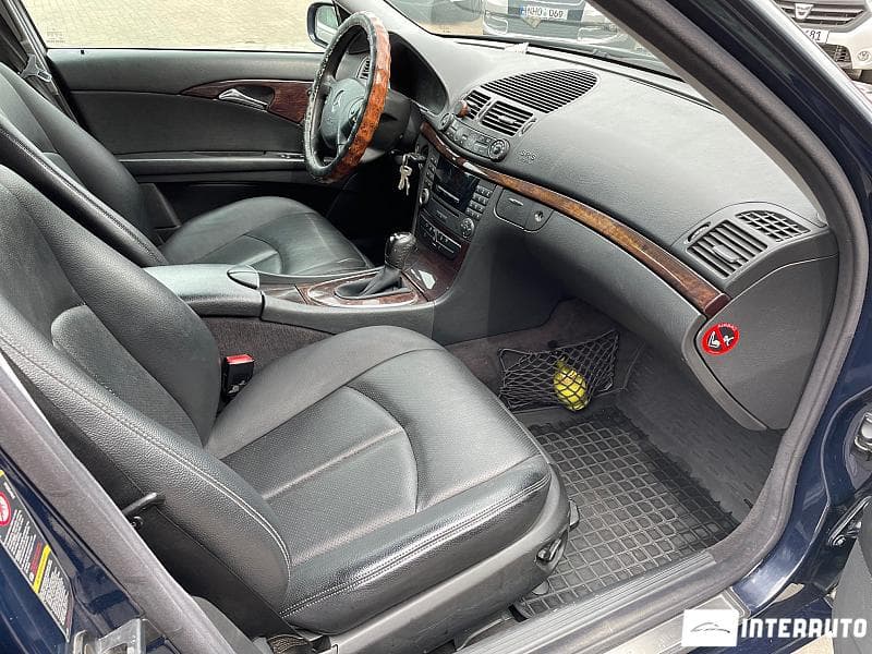 2003 Mercedes E 220 — Miniatură 13