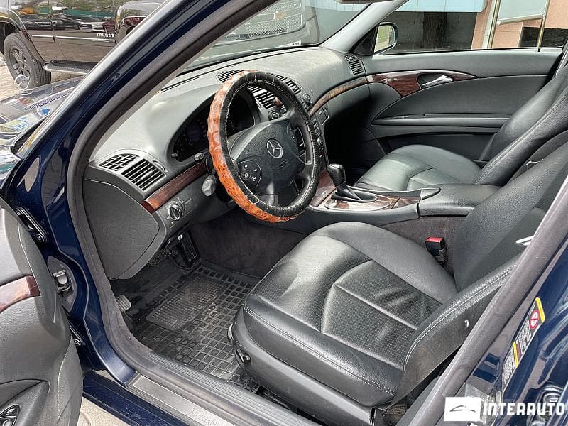 2003 Mercedes E 220 — Miniatură 11