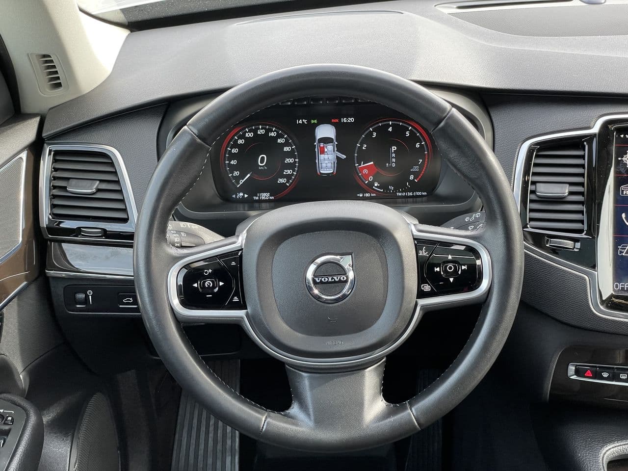 Volvo XC 90 2017 — Миниатюра 8