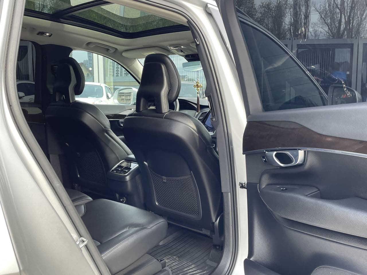 Volvo XC 90 2017 — Миниатюра 20