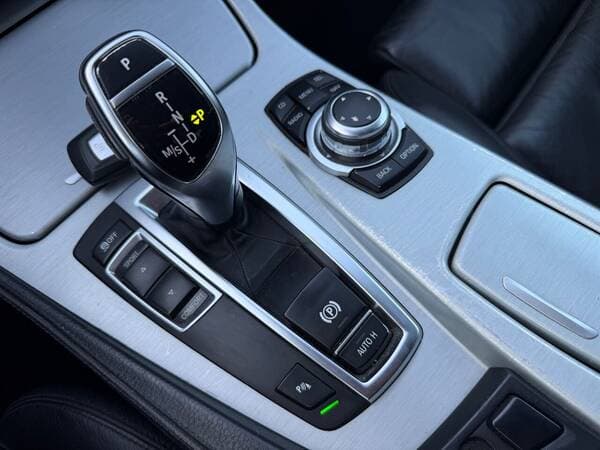 BMW 520 2011 — Миниатюра 13
