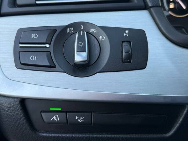 BMW 520 2011 — Миниатюра 14