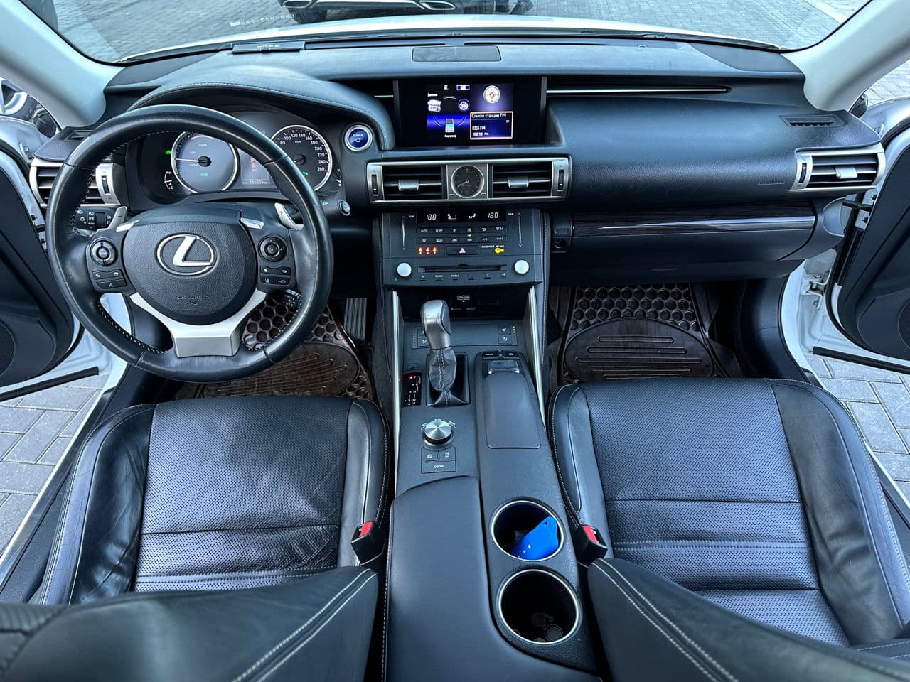 Lexus IS 300h 2014 — Миниатюра 15