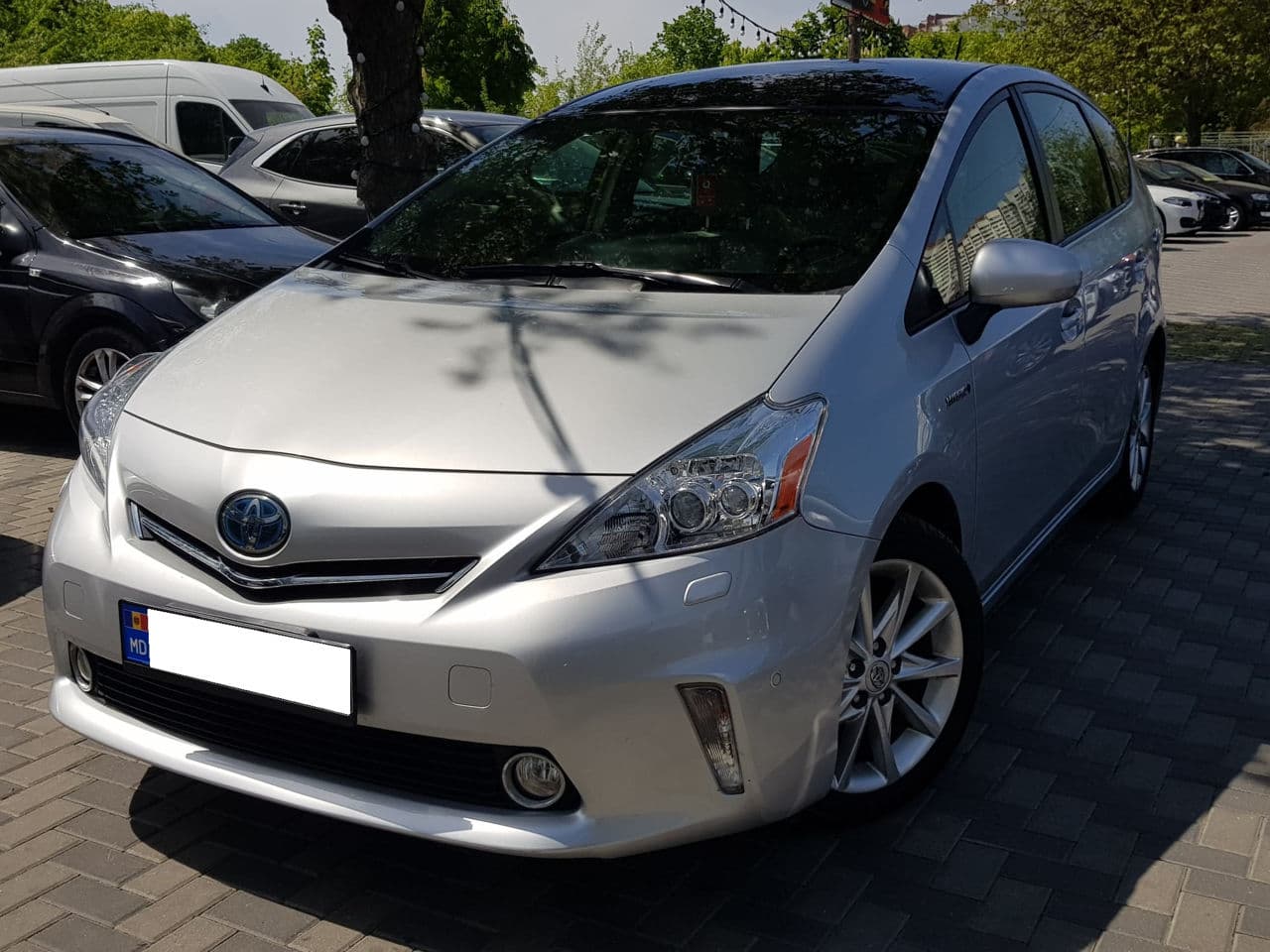 Toyota Prius Plus / V 2014 — Миниатюра 3