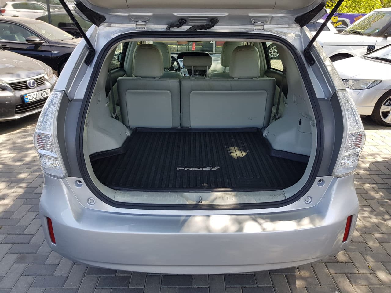 Toyota Prius Plus / V 2014 — Миниатюра 5