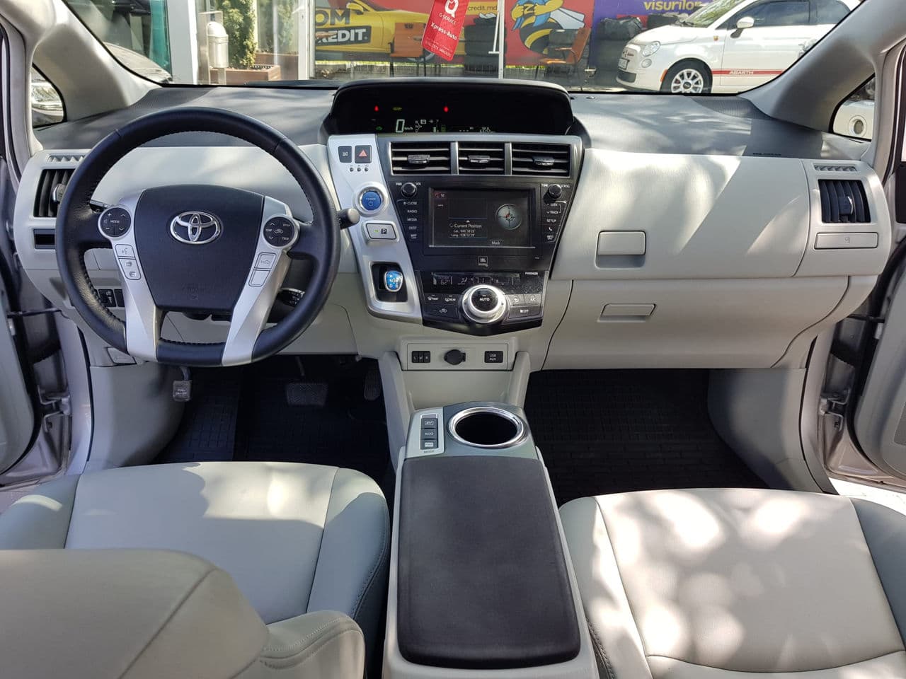 Toyota Prius Plus / V 2014 — Миниатюра 10