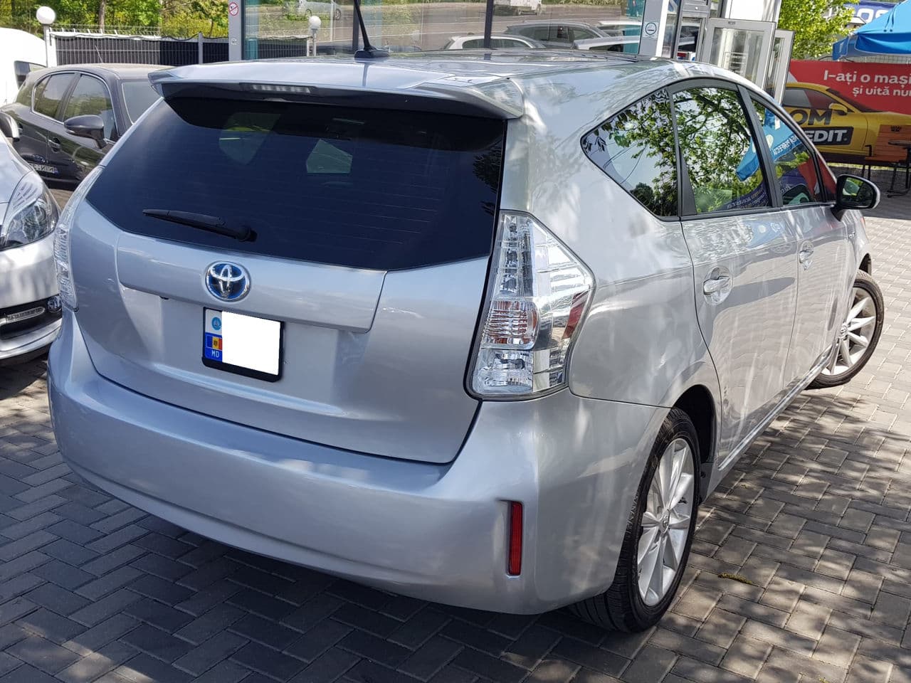 Toyota Prius Plus / V 2014 — Миниатюра 2