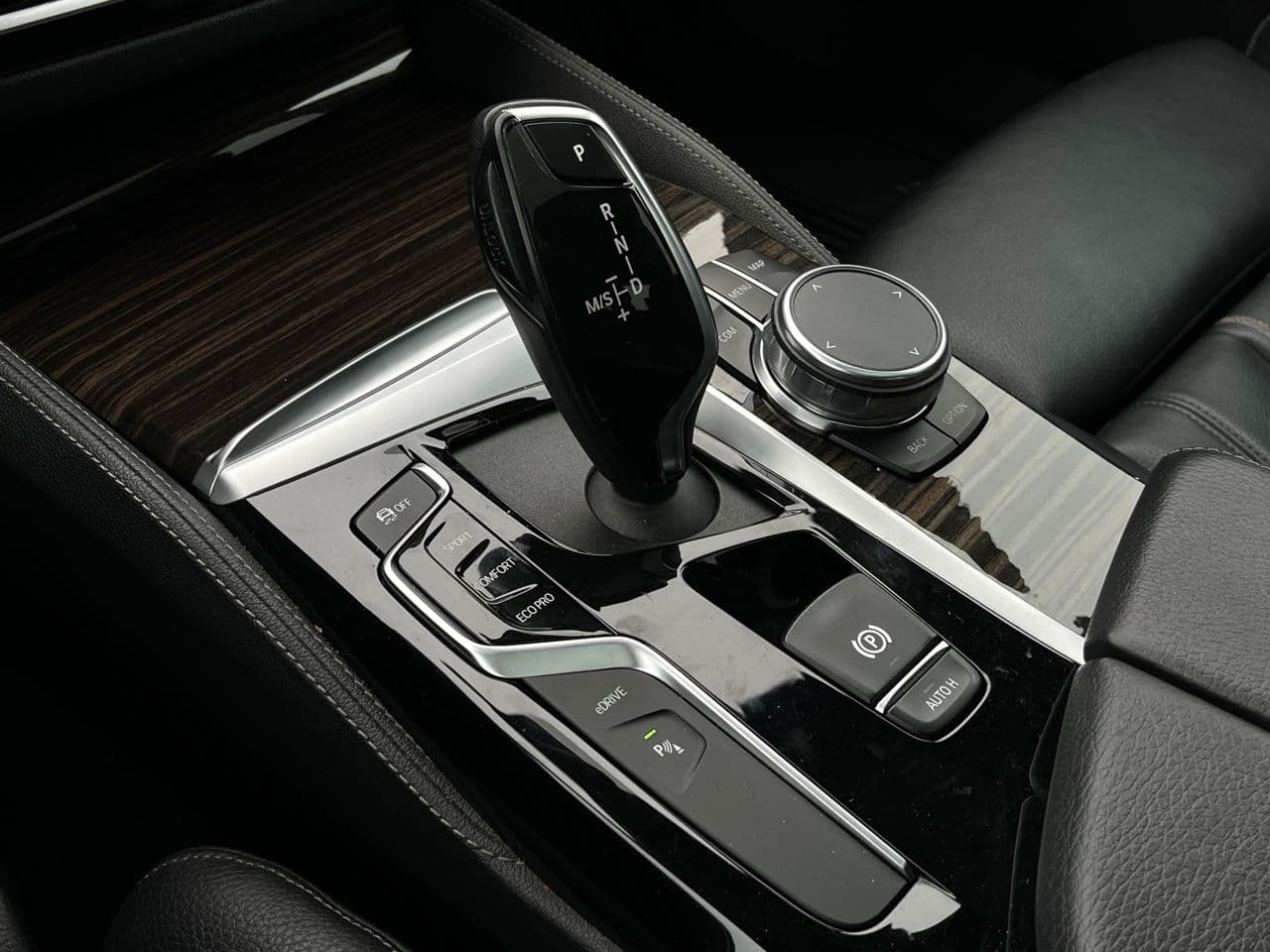 BMW 530e 2018 — Миниатюра 14