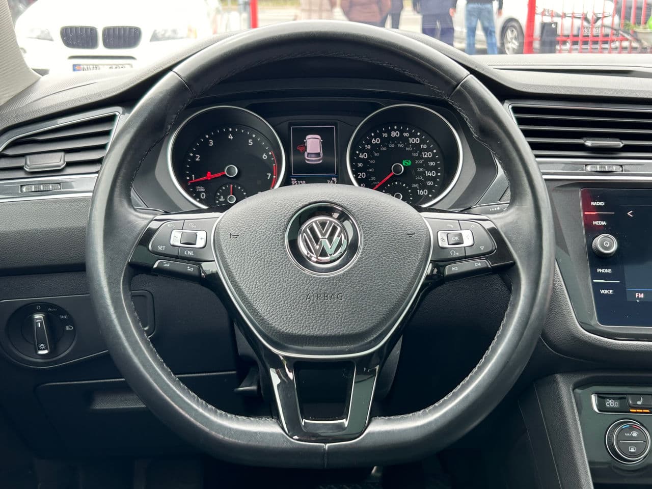 Volkswagen Tiguan 2018 — Миниатюра 12