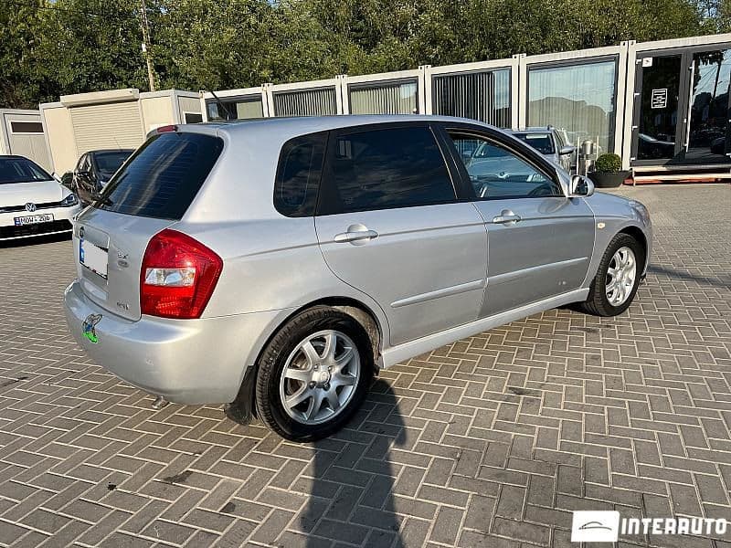 2005 Kia Cerato — Miniatură 2