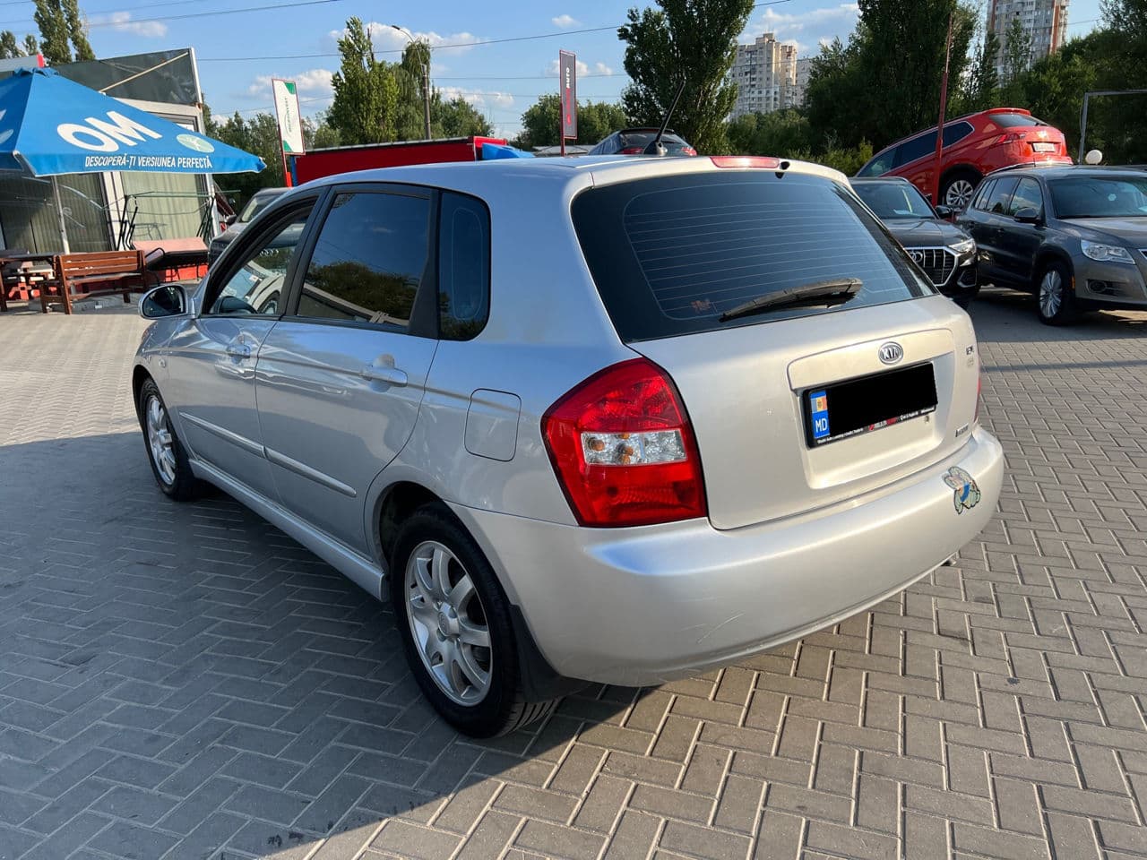 2005 Kia Cerato — Miniatură 4