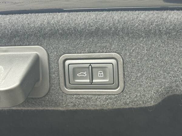 2016 Audi A8 — Miniatură 23