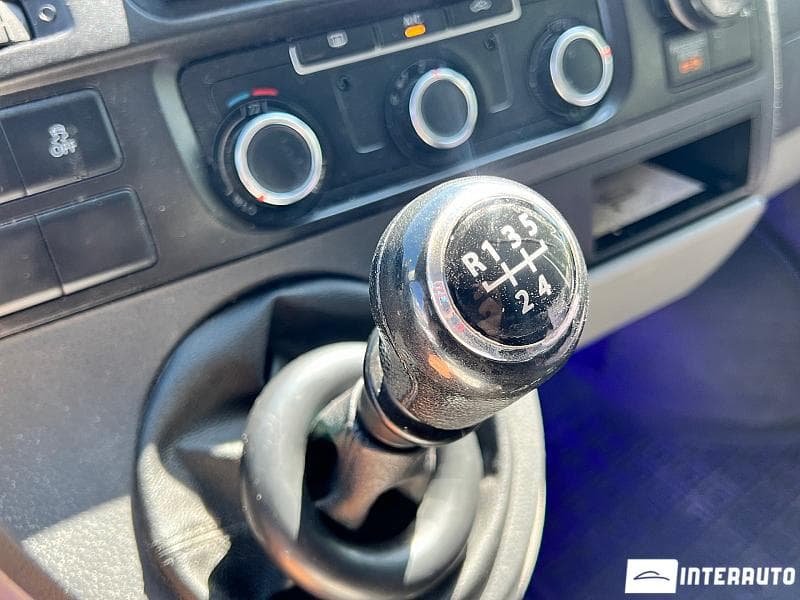 2012 Volkswagen Transporter — Miniatură 12