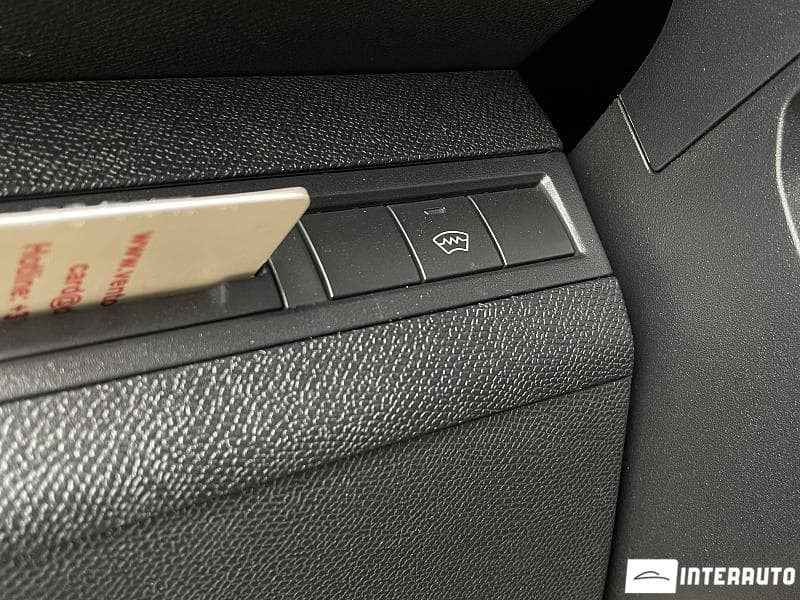 2017 Peugeot 3008 — Miniatură 15