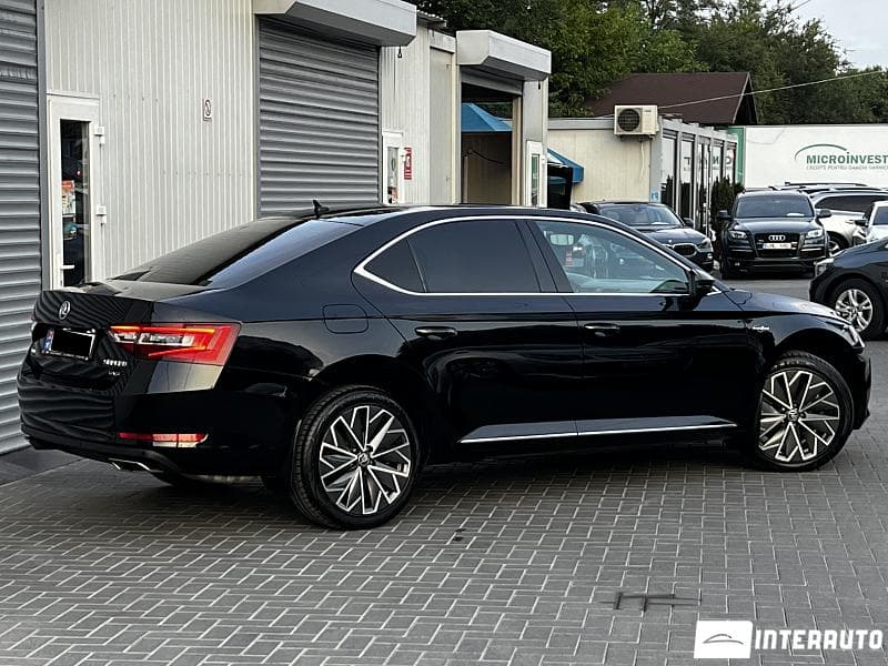 2018 Skoda Superb — Miniatură 4