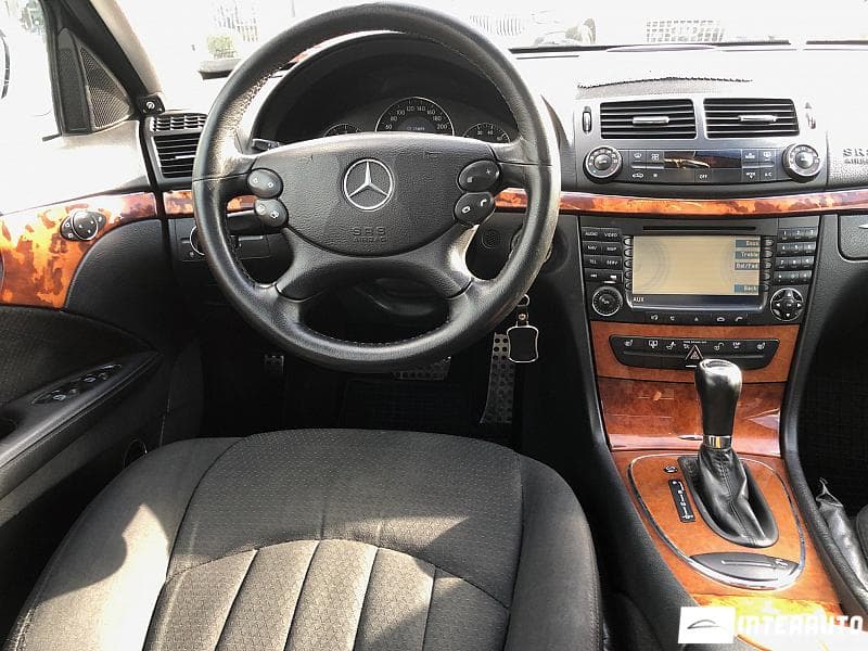 2006 Mercedes E 200 — Miniatură 10
