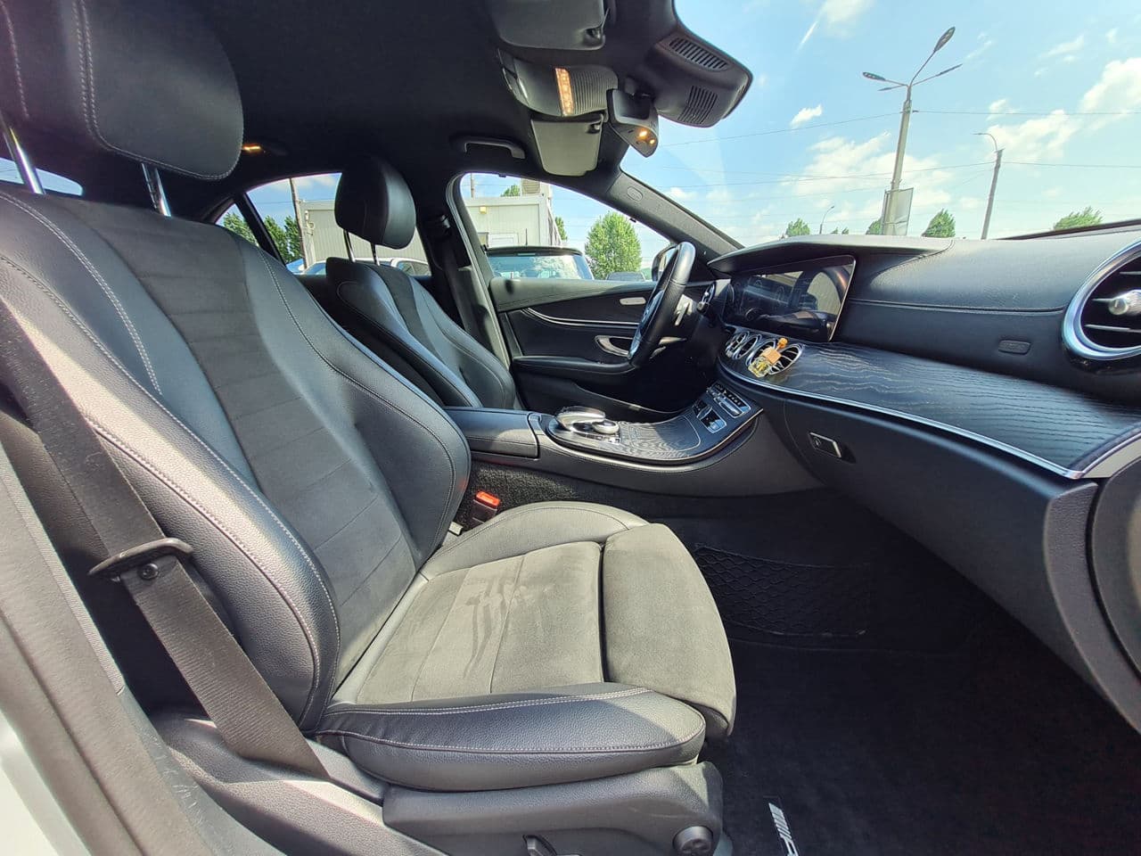 Mercedes E 220 2019 — Миниатюра 8