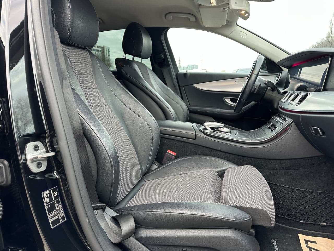 Mercedes E 200 2019 — Миниатюра 17