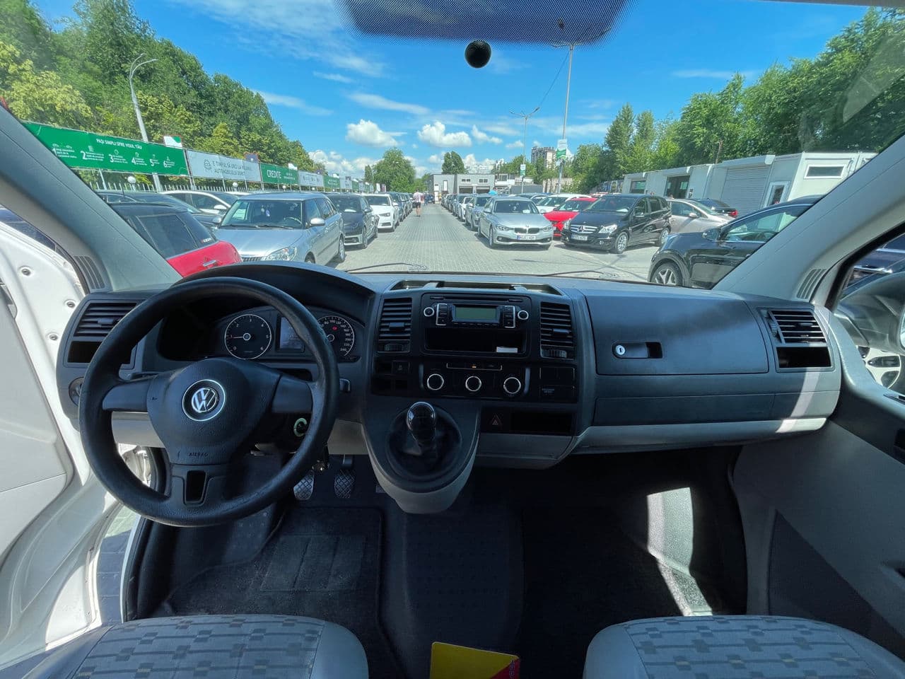 Volkswagen Transporter 2011 — Миниатюра 7